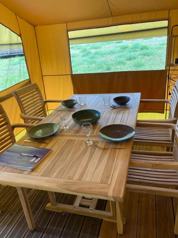Oh! Campings - Camping Paradis A L'Ombre Des Tilleuls Peyrouse Exterior foto